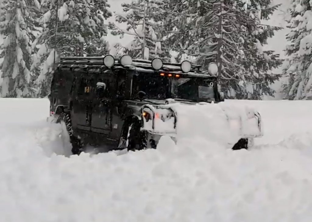 Hummer H1 Boldly Carves A Path Through North Californian Snow Video